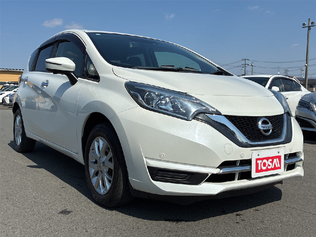 ニッサン ノート ﾒﾀﾞﾘｽﾄX 4WDｽﾏｰﾄｾｰﾌﾃｨｰｴﾃﾞｨｼｮﾝ