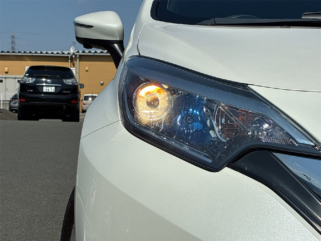 ニッサン ノート ﾒﾀﾞﾘｽﾄX 4WDｽﾏｰﾄｾｰﾌﾃｨｰｴﾃﾞｨｼｮﾝ