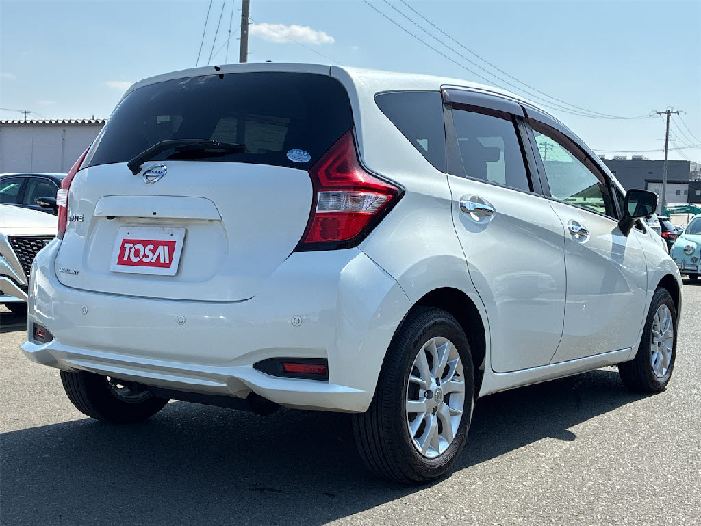 ニッサン ノート ﾒﾀﾞﾘｽﾄX 4WDｽﾏｰﾄｾｰﾌﾃｨｰｴﾃﾞｨｼｮﾝ