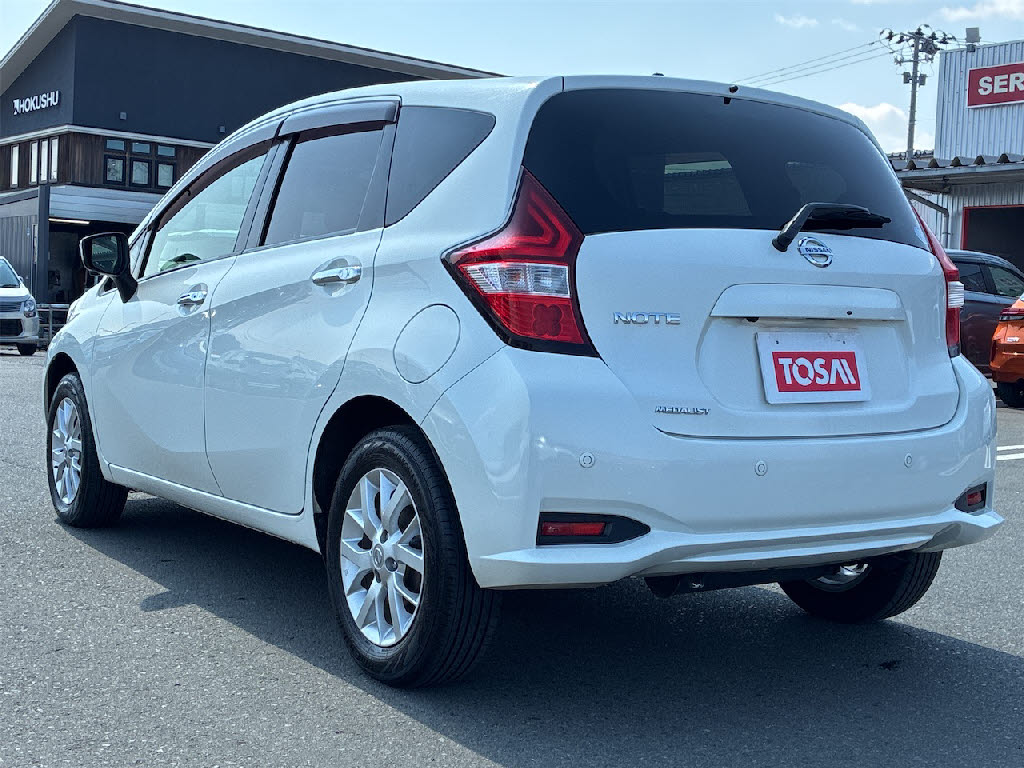 ニッサン ノート ﾒﾀﾞﾘｽﾄX 4WDｽﾏｰﾄｾｰﾌﾃｨｰｴﾃﾞｨｼｮﾝ