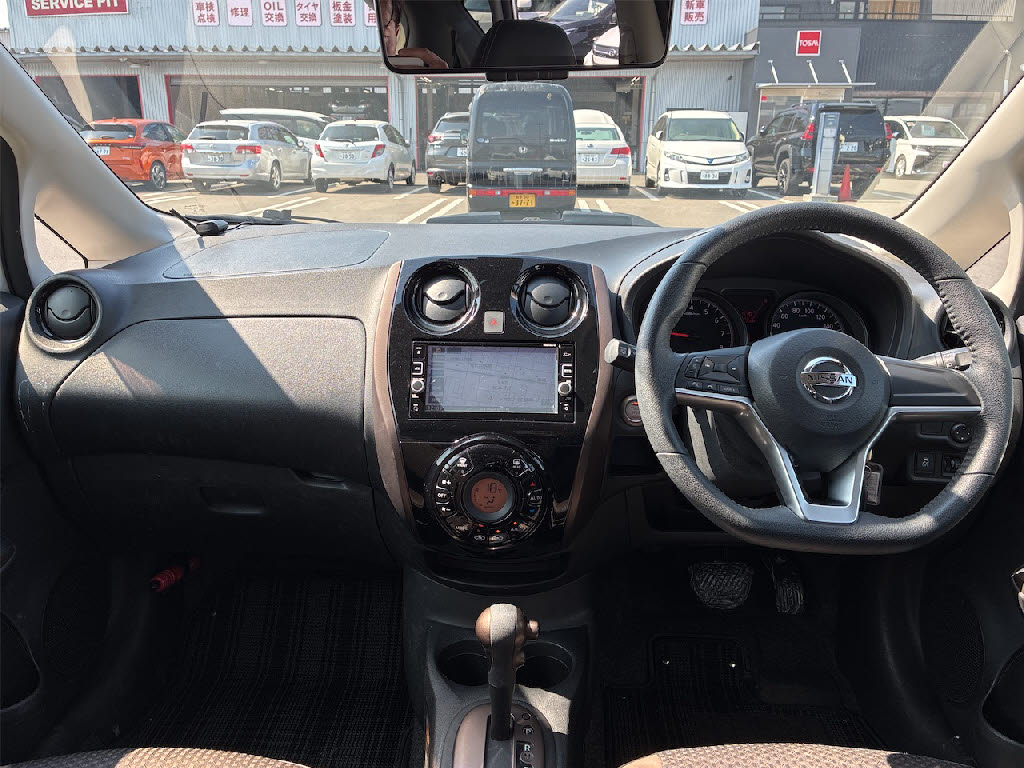 ニッサン ノート ﾒﾀﾞﾘｽﾄX 4WDｽﾏｰﾄｾｰﾌﾃｨｰｴﾃﾞｨｼｮﾝ