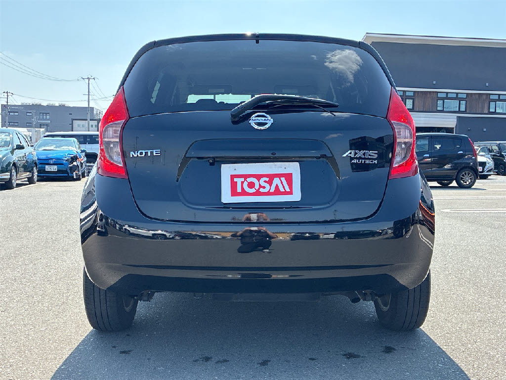 ニッサン ノート ｱｸｼｽ 4WD