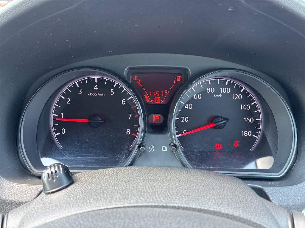 ニッサン ノート ｱｸｼｽ 4WD