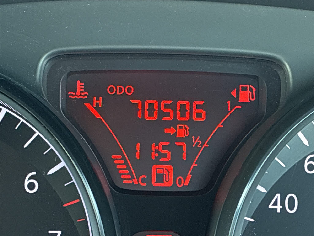 ニッサン ノート ｱｸｼｽ 4WD