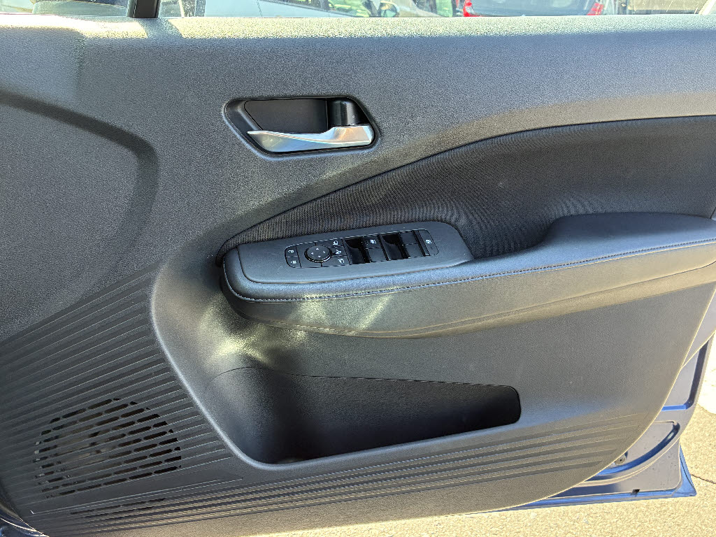 ニッサン ノート X FOUR 4WD