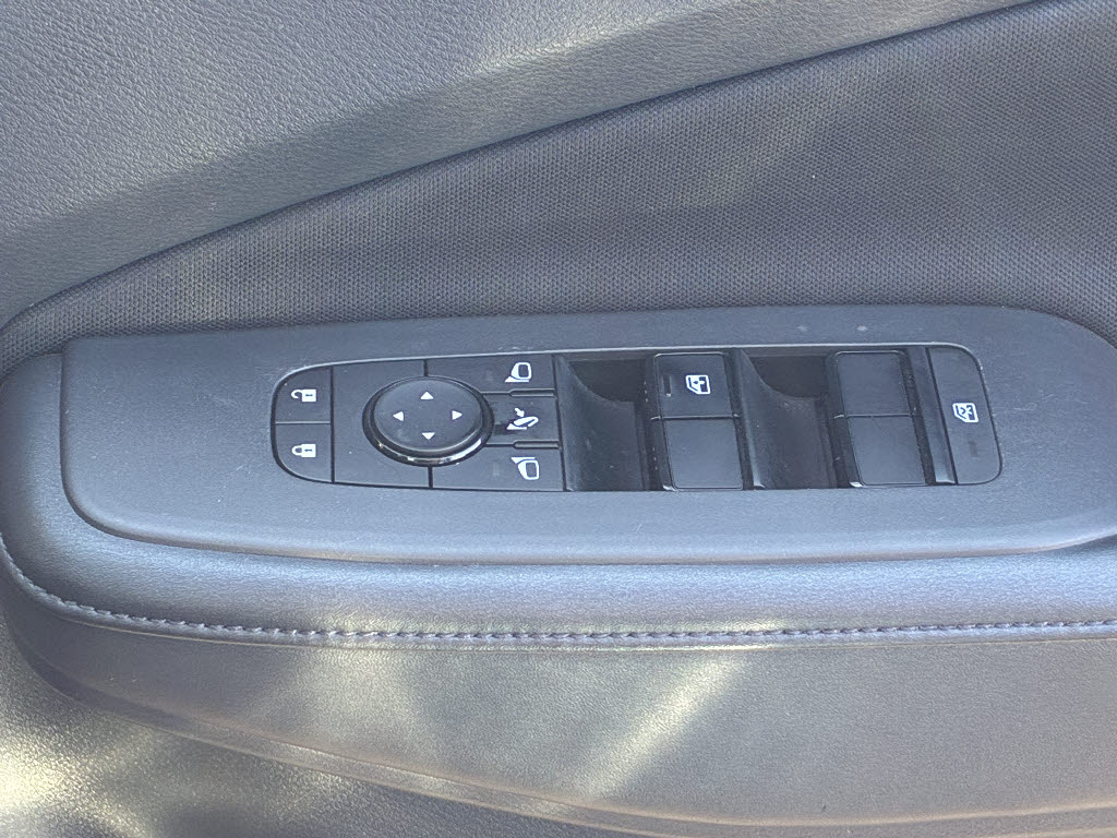 ニッサン ノート X FOUR 4WD