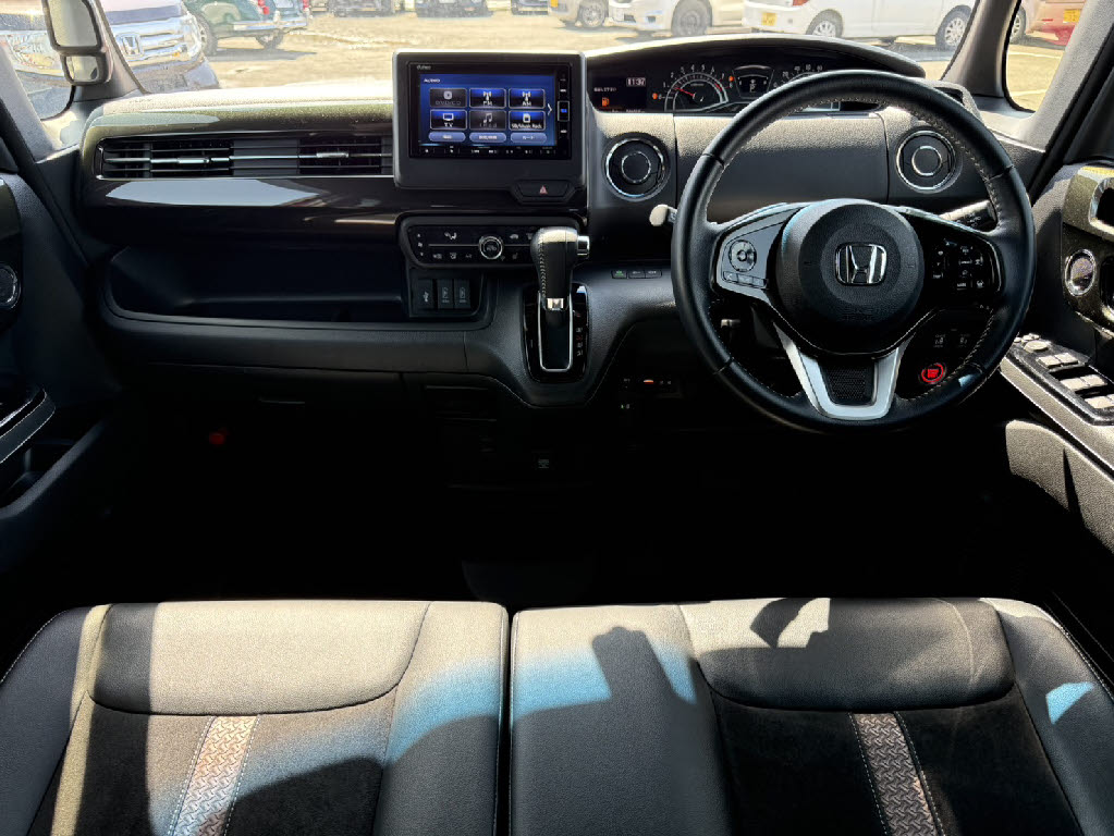 ホンダ Ｎ　ＢＯＸカスタム G・Lﾎﾝﾀﾞｾﾝｼﾝｸﾞ 4WD