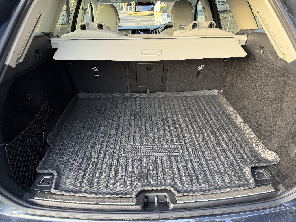 ボルボ ボルボ ＸＣ６０ B5 AWD ｲﾝｽｸﾘﾌﾟｼｮﾝ 4WD