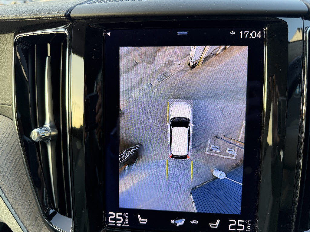 ボルボ ボルボ ＸＣ６０ B5 AWD ｲﾝｽｸﾘﾌﾟｼｮﾝ 4WD