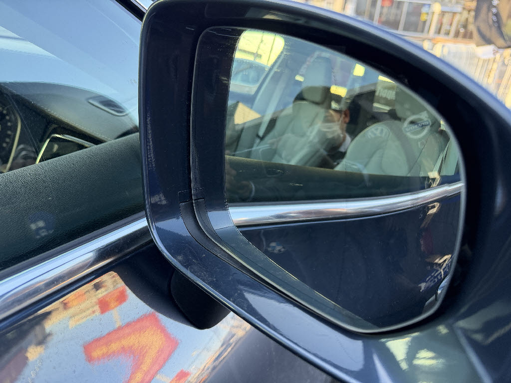 ボルボ ボルボ ＸＣ６０ B5 AWD ｲﾝｽｸﾘﾌﾟｼｮﾝ 4WD