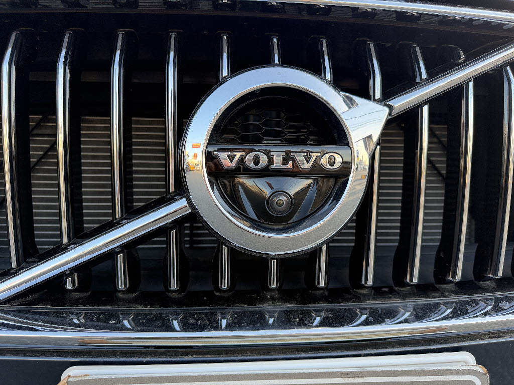 ボルボ ボルボ ＸＣ６０ B5 AWD ｲﾝｽｸﾘﾌﾟｼｮﾝ 4WD