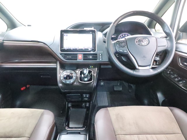 トヨタ エスクァイアＨＶ Ｇｉプレミアムパッケージ