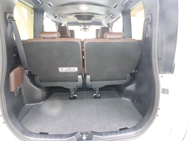 トヨタ エスクァイアＨＶ Ｇｉプレミアムパッケージ