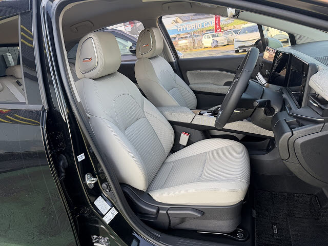 ニッサン オーラ Ｇレザーエディション