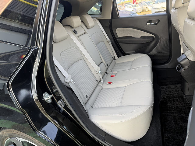 ニッサン オーラ Ｇレザーエディション