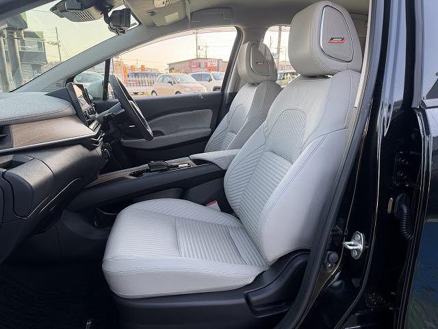 ニッサン オーラ Ｇレザーエディション