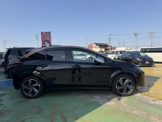 ニッサン オーラ Ｇレザーエディション