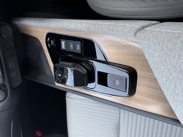 ニッサン オーラ Ｇレザーエディション