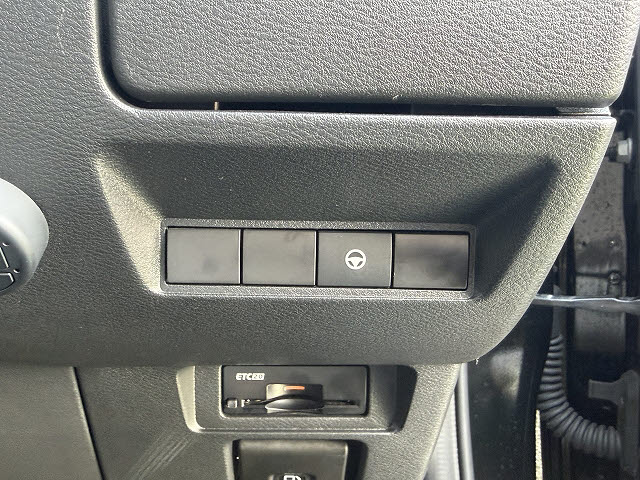 ニッサン オーラ Ｇレザーエディション