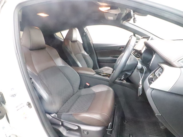 トヨタ Ｃ-ＨＲ HV G