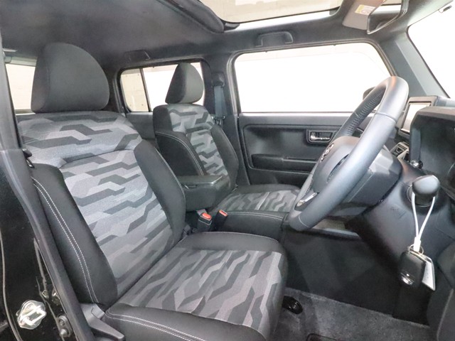 ダイハツ タフト Gダーククロムベンチャー