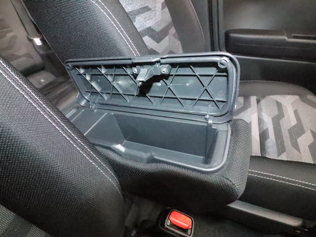 ダイハツ タフト Gダーククロムベンチャー