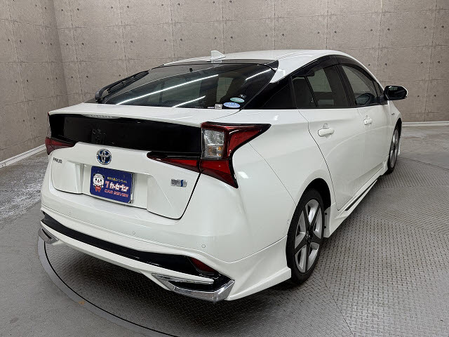 トヨタ プリウス Ａプレミアム