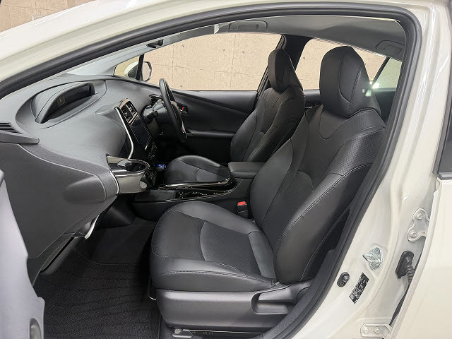 トヨタ プリウス Ａプレミアム