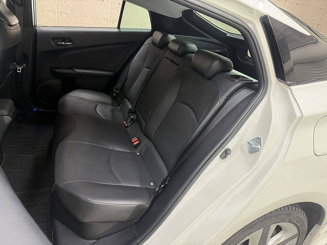 トヨタ プリウス Ａプレミアム