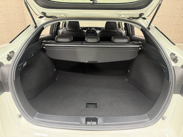 トヨタ プリウス Ａプレミアム