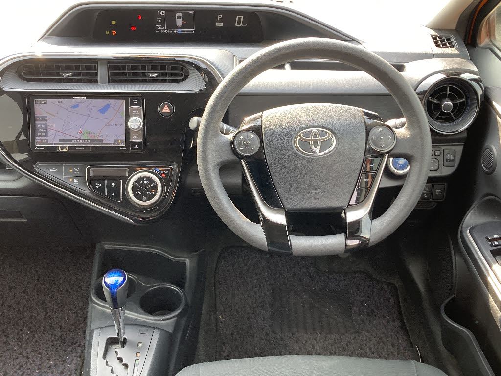 トヨタ アクア S