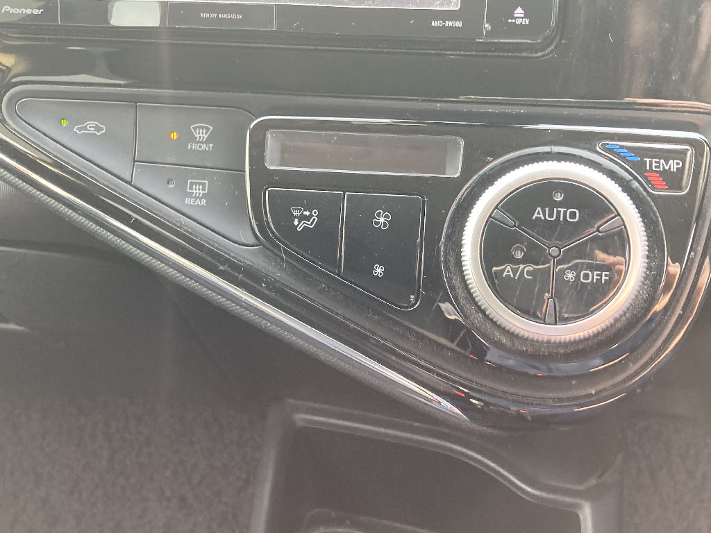 トヨタ アクア S