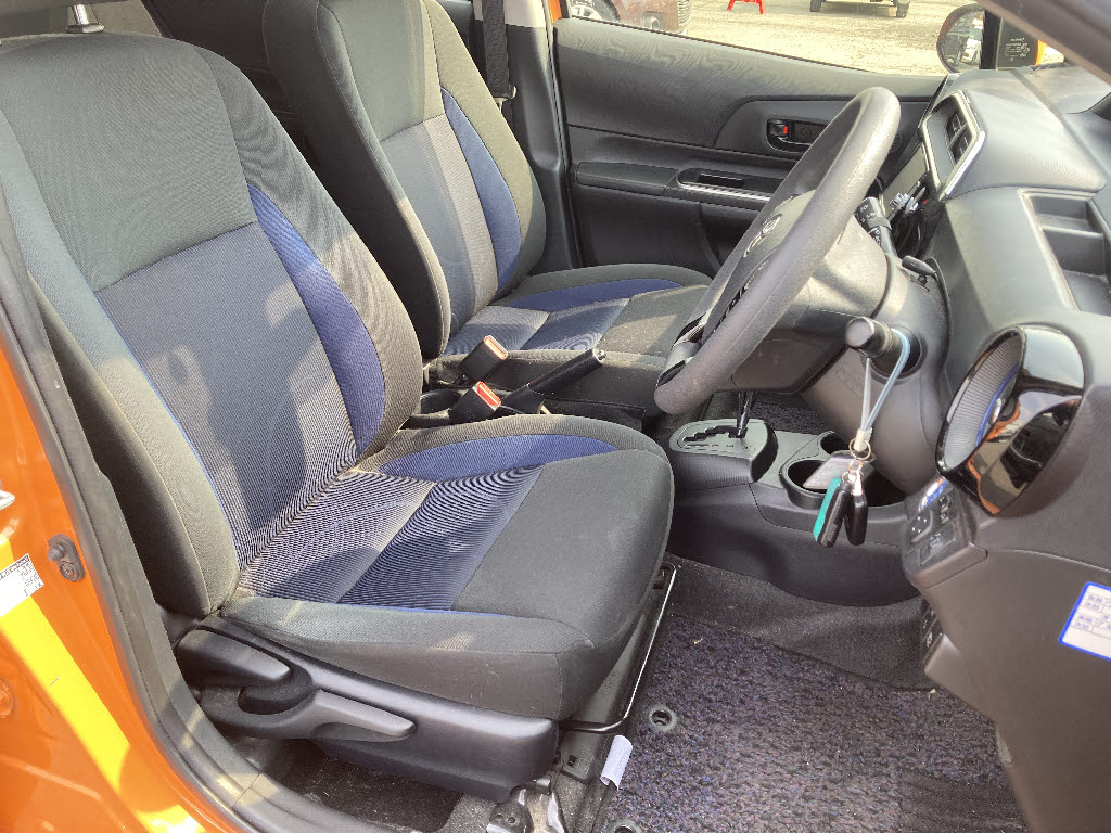 トヨタ アクア S