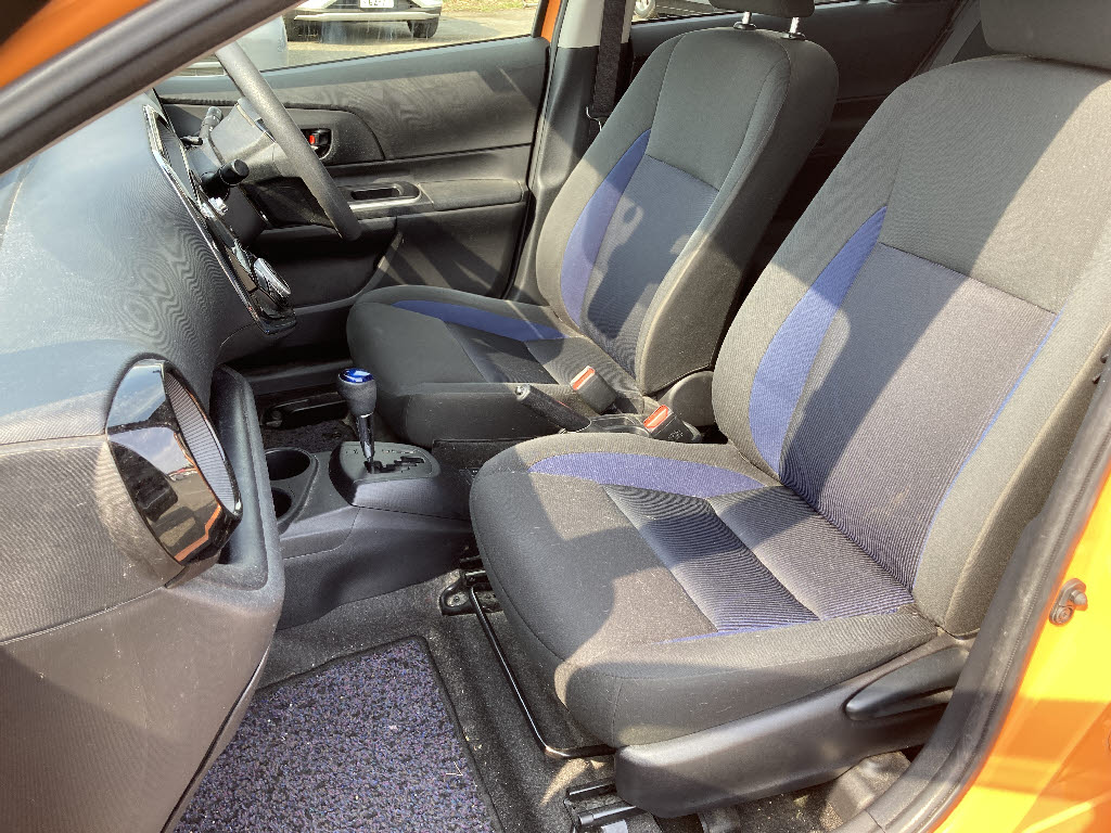 トヨタ アクア S