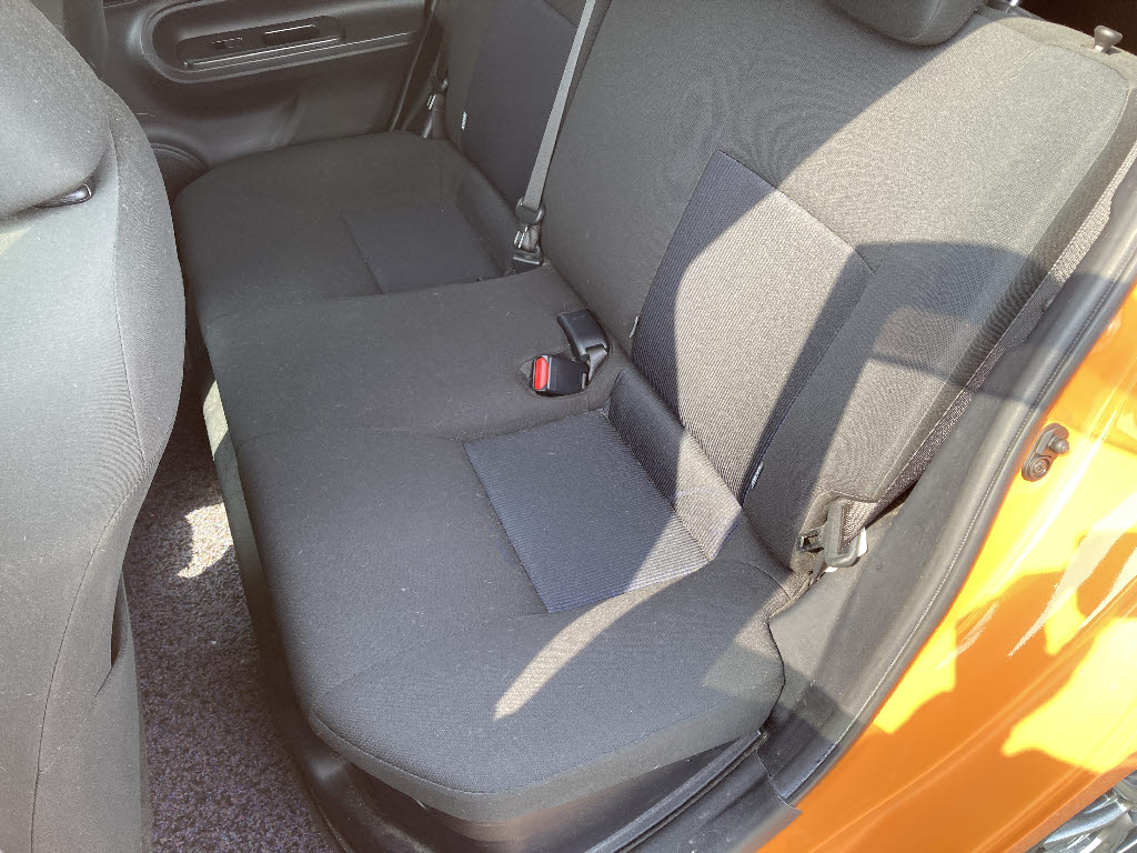 トヨタ アクア S