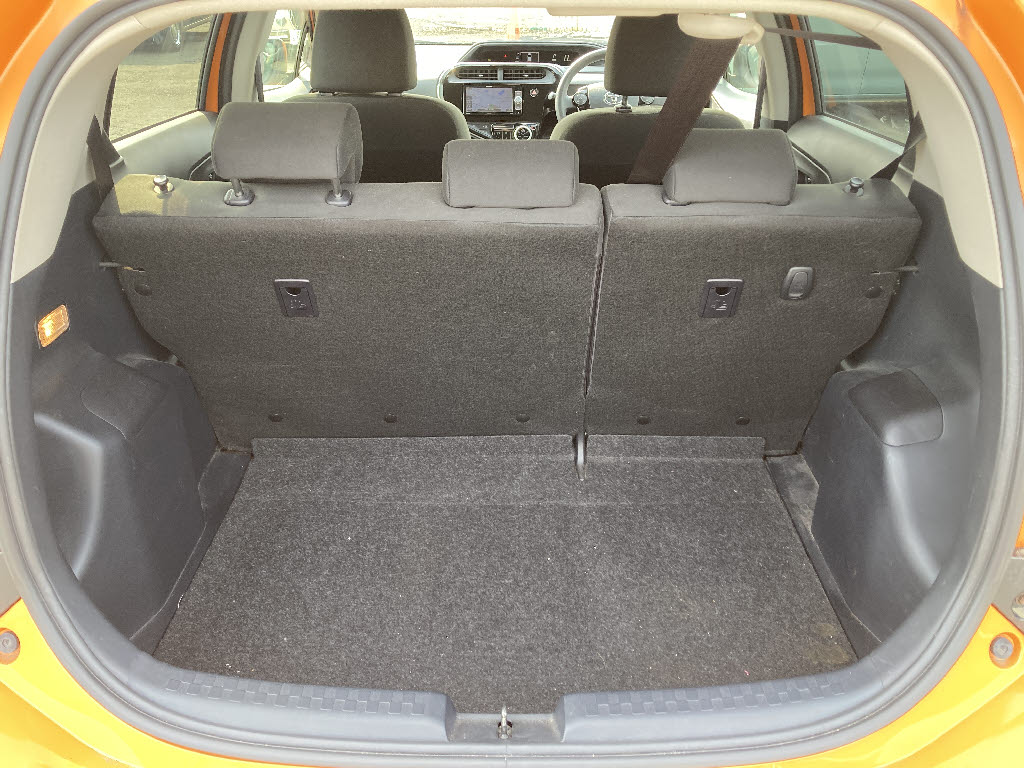 トヨタ アクア S