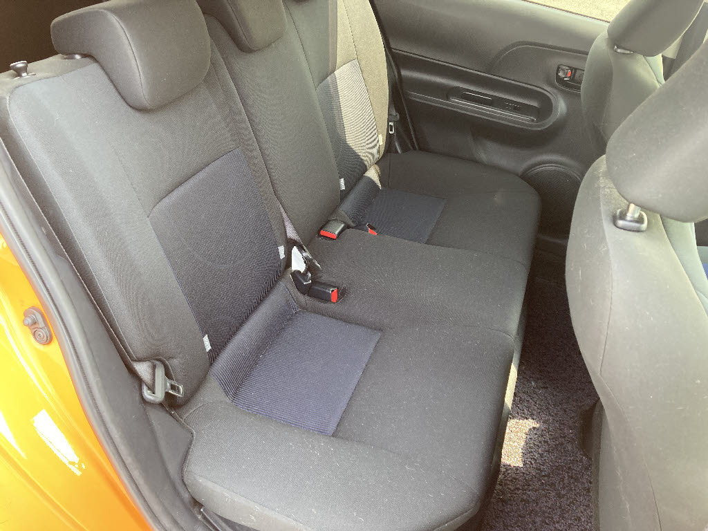 トヨタ アクア S