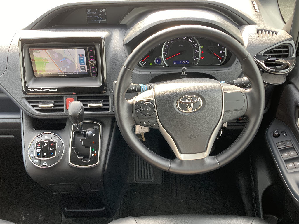 トヨタ ヴォクシー ＺＳ