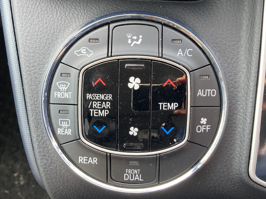 トヨタ ヴォクシー ＺＳ