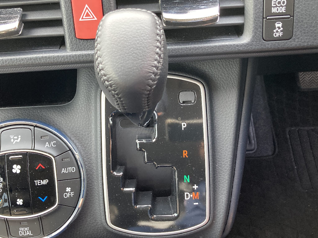 トヨタ ヴォクシー ＺＳ