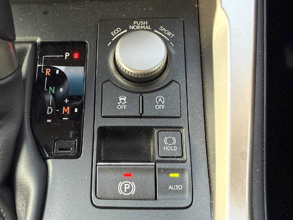 レクサス レクサス ＮＸ NX200t ﾊﾞｰｼﾞｮﾝL