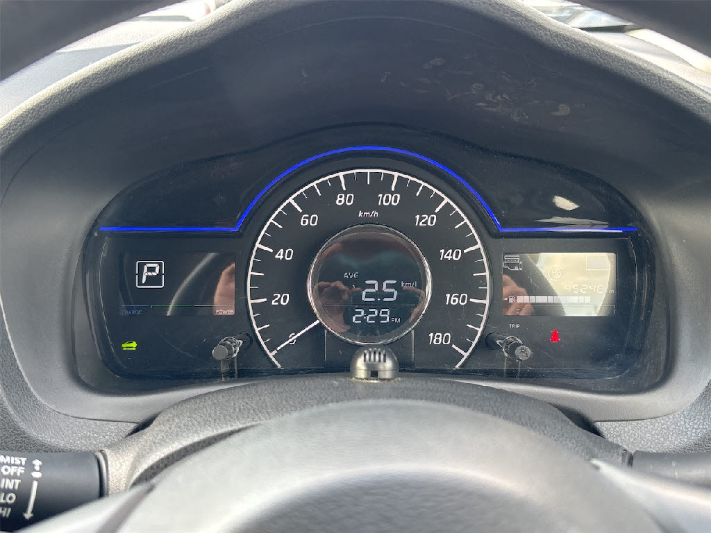 ニッサン ノート ｅパワーＸ ＦＯＵＲ