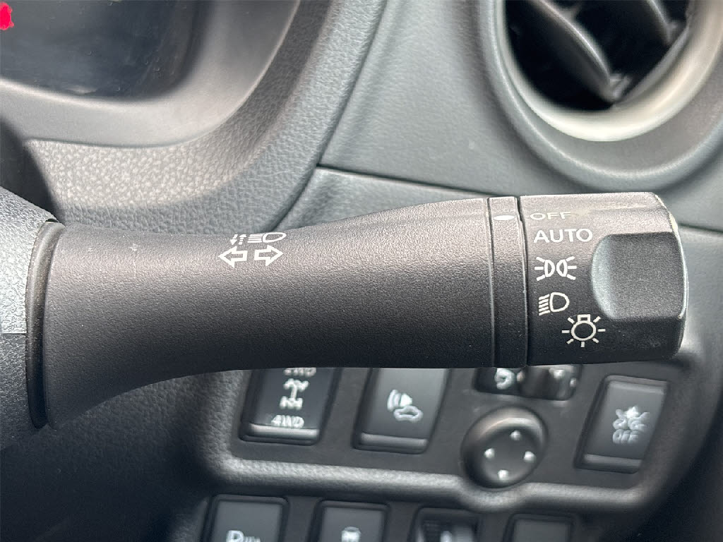 ニッサン ノート ｅパワーＸ ＦＯＵＲ