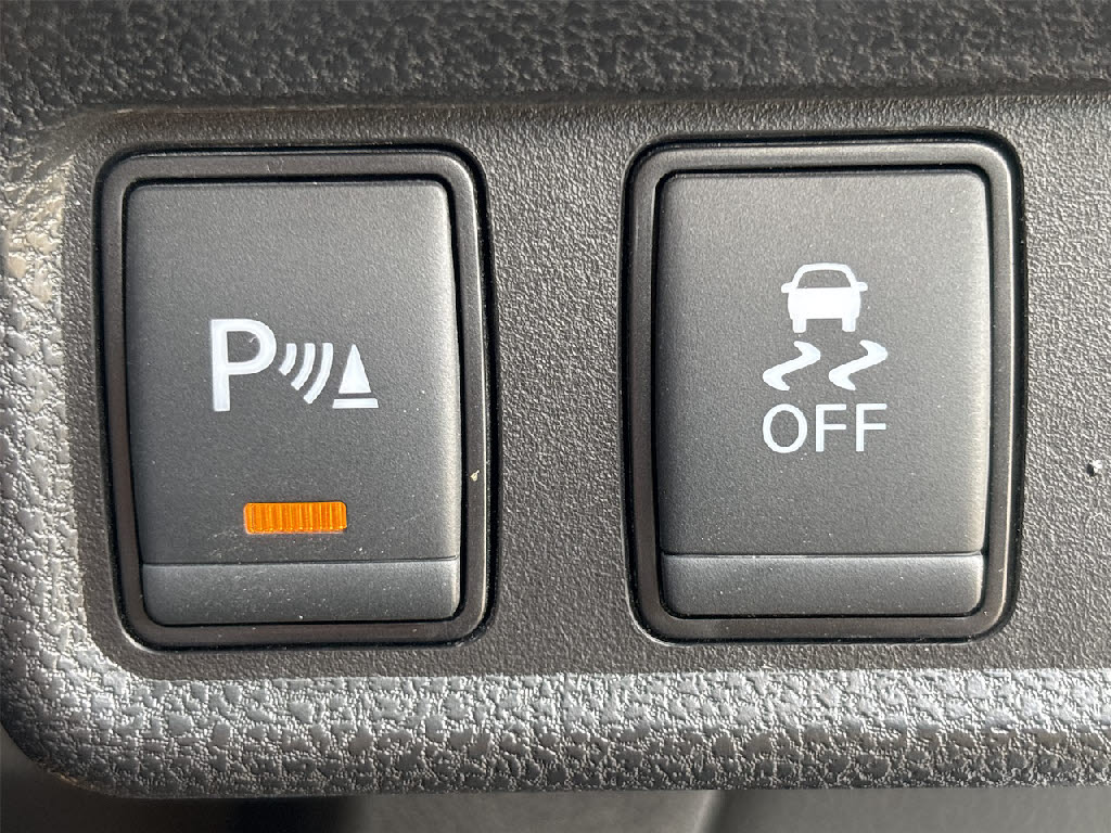 ニッサン ノート ｅパワーＸ ＦＯＵＲ