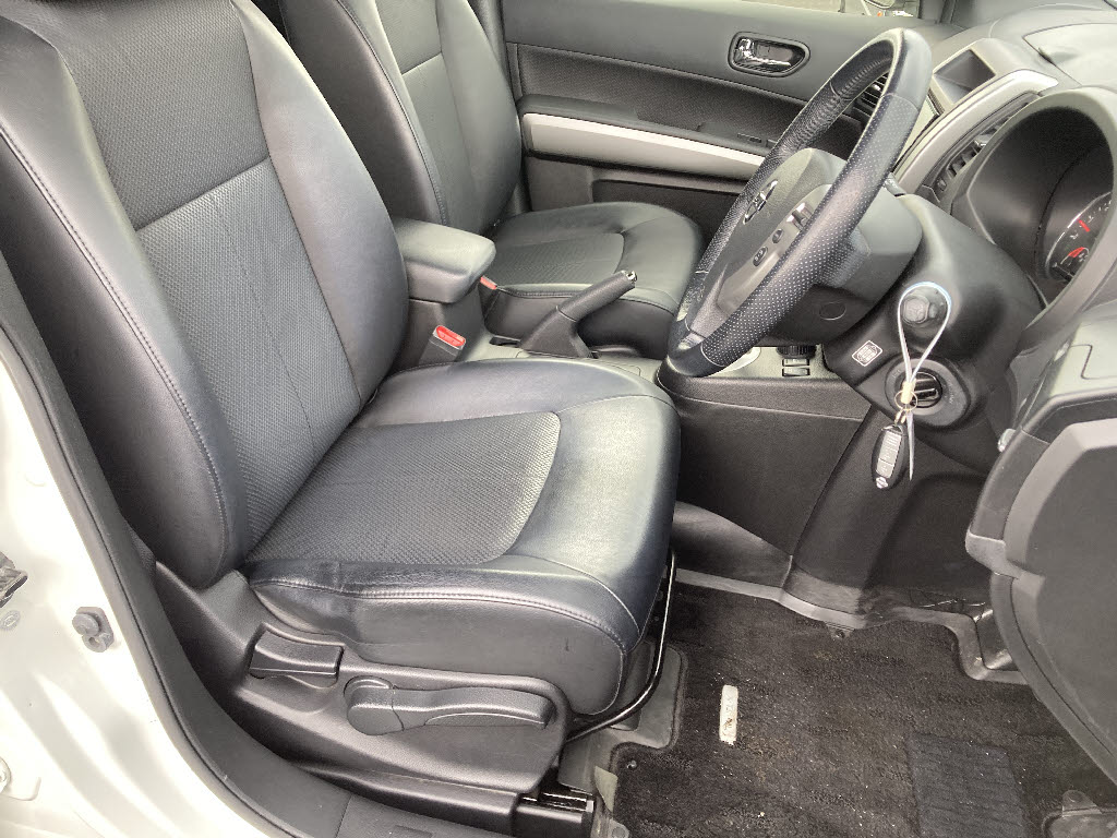 ニッサン エクストレイル 2.0Xtt　4WD