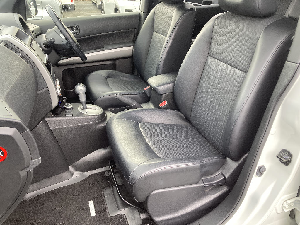ニッサン エクストレイル 2.0Xtt　4WD