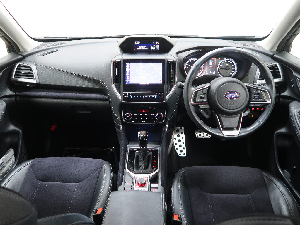 スバル フォレスター スポーツ 4WD