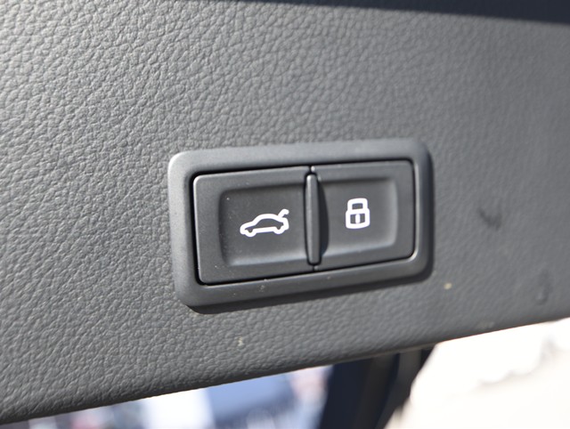 アウディ ｱｳﾃﾞｨ A6 ｱﾊﾞﾝﾄ 2.0TFSIｸﾜﾄﾛSﾗｲﾝPKG