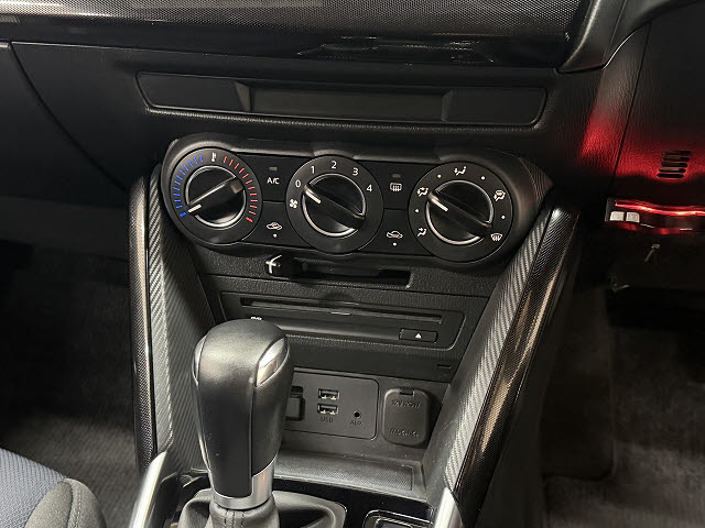 マツダ デミオ 13S