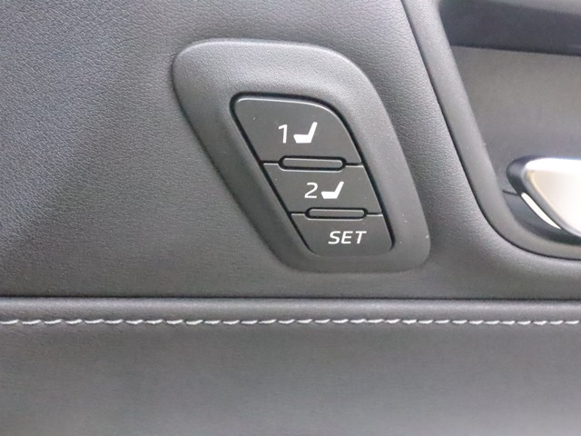 トヨタ ハリアー Zレザーパッケージ